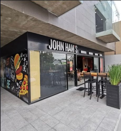Fachada del restaurante John Ham's, obra comercial ejecutada por JEYCB
